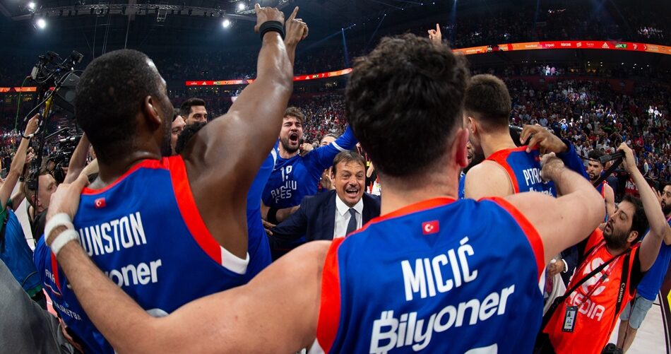 Ergin-Ataman-Efes-Final-Four-2022