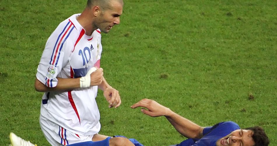 Zidane-Materazzi-Italy-France-headbutt2006