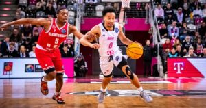 darius-mcghee-telekom-baskets-bonn-reggiana-basketball-champions-league-play-ins-game-1