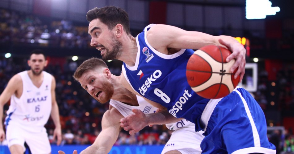 Thomas-Walkup-Tomas-Satoransky-Greece-Chezh-EuroBasket-2025-qualifiers