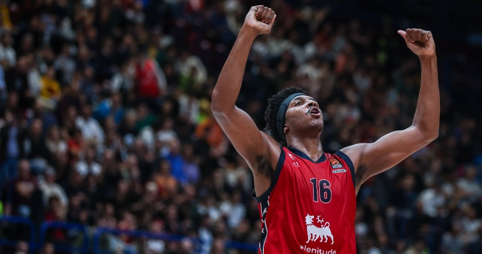 Zach-DeDay-Olimpia-Milano-celebrating