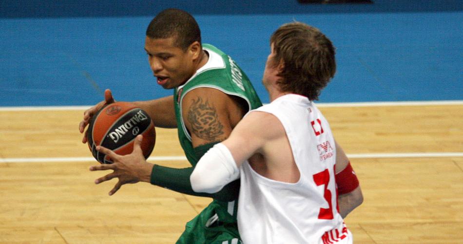 Mike-Batiste-Panathinaikos-EuroLeague-Spalding