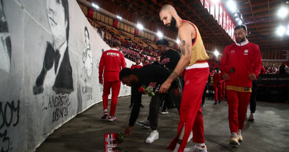 Evan-Fournier-Olympiacos-PAOK-Gate-7