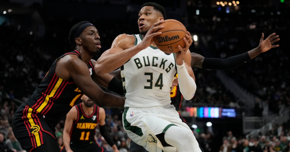 Giannis-Bucks-Hawks