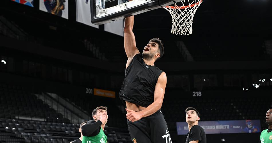 Omer-Yurtseven-Efes-Panathinaikos-Game-3-practice