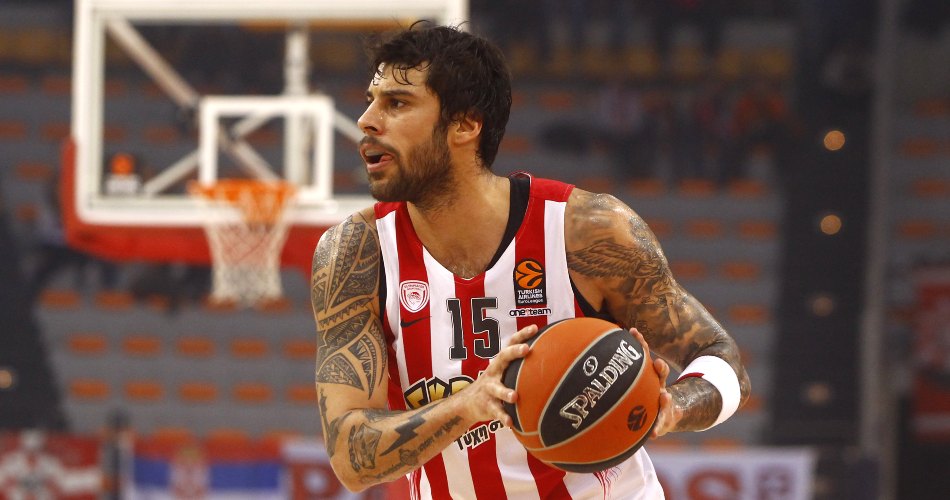 Giorgos-Printezis-Olympiacos-2017-Spalding
