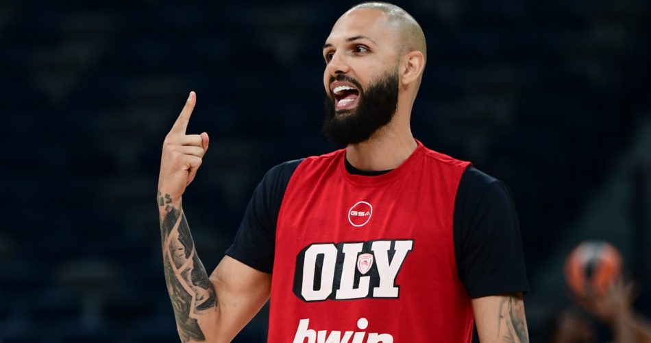 Evan-Fournier-Olympiacos-practice-Abu-Dhabi