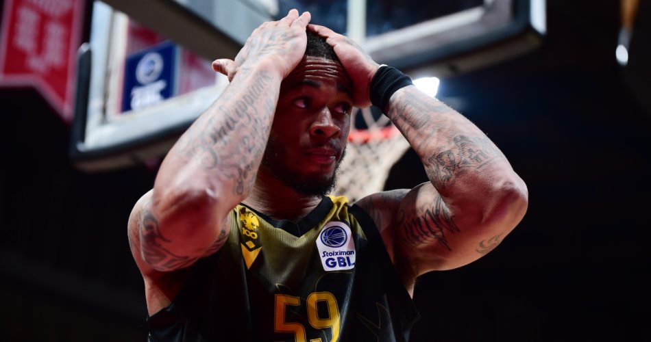 Rayjon-Tucker-Olympiacos-AEK-Game-1