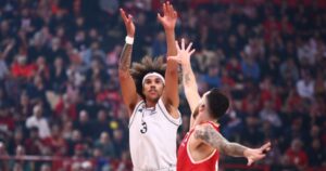 Tyson-Ward-Olympiacos-Paris