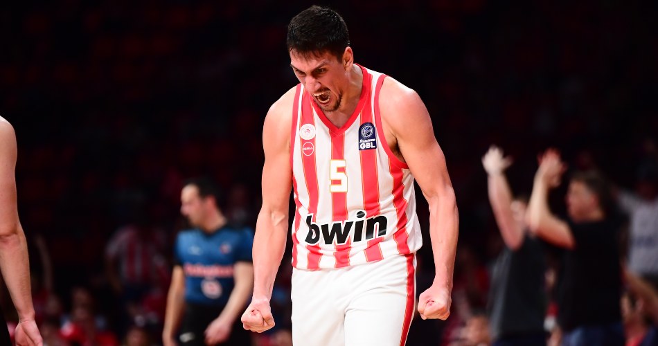 Giannoulis-Larentzakis-Olympiacos