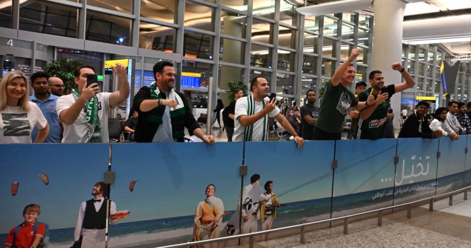 Fans-Panathinaikos-Abu-Dhabi-arrival