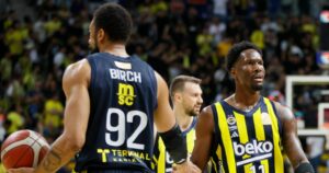 Khem-Birch-Nigel-Hayes-Davis-Fenerbahce-Besiktas-Game-2