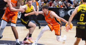 La Laguna Tenerife vs Valencia Basket acb Photo / Emilio Cobos