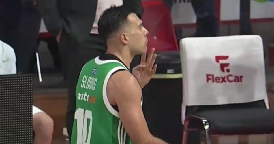 Kostas-Sloukas-Olympiacos-Panathinaikos-fans