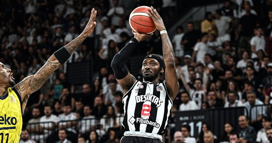 Jonah Mathews Besiktas Fenerbahce