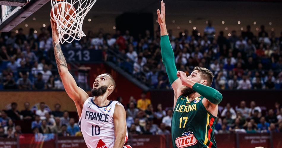 Evan-Fournier-Jonas-Valanciunas-France-Lithuania-World-Cup-2023(2)
