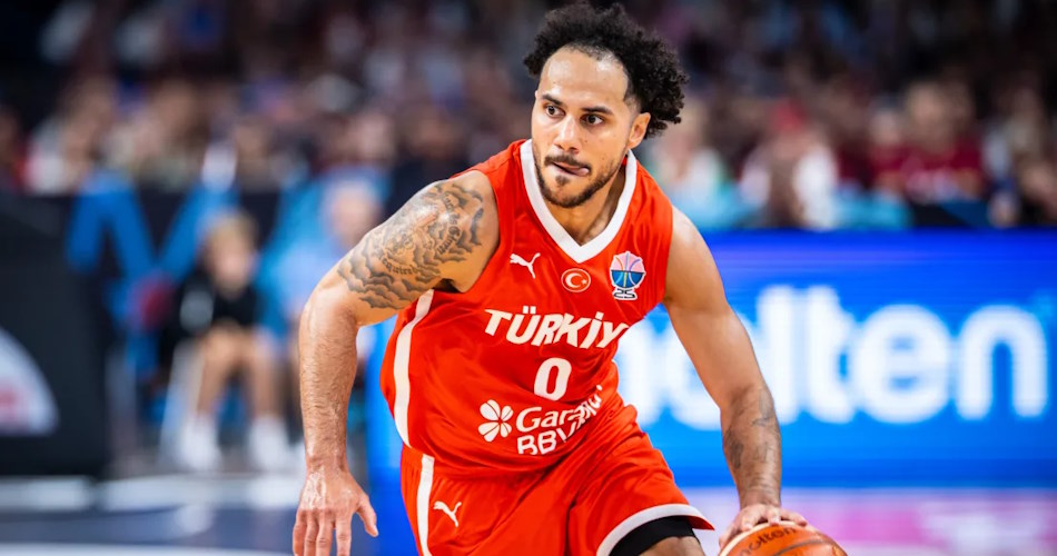 Λάρκιν στο Eurohoops: “Ο Οσμάν μας ξεσήκωσε – Ο Σιπάχι εμφανίστηκε ως … Κάρι”