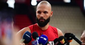 Evan-Fournier-Olympiacos-first-practice