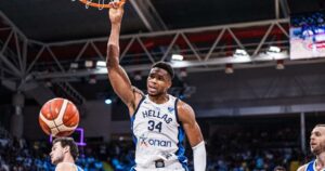 Giannis-Antetokounmpo-Greece-Italy(2)