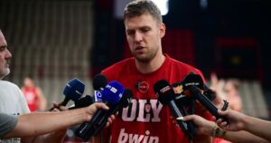 Sasha-Vezenkov-Olympiacos-first-practice