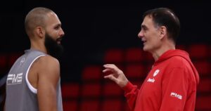 Evan-Fournier-Giorgos-Bartzokas-Olympiacos-practice