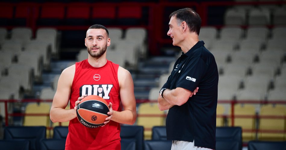 Μπαρτζώκας: “Θα πάρουμε παίκτη μόνο αν πιστεύουμε πως θα ταιριάξει, όχι επειδή πιέζουν τα social Media”