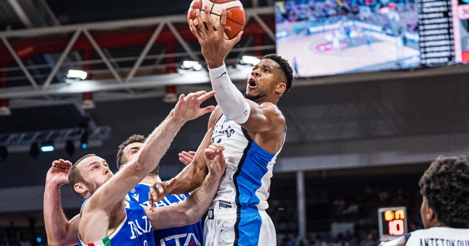 Γιάννης Αντετοκούνμπο: Εκκίνηση στο EuroBasket με 30άρα, αλλά και ΚΟΥΦΟ στατιστικό (video)