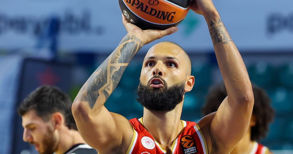 Evan-Fournier-Olympiacos-Paris