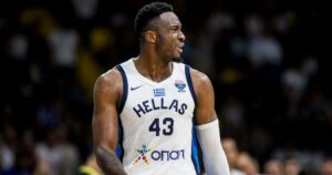Thanasis-Antetokounmpo-Greece-Bosnia(2)