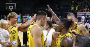 AEK-Fenerbahce-huddle-preseason