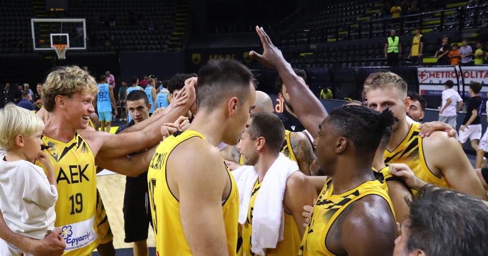 AEK-Fenerbahce-huddle-preseason