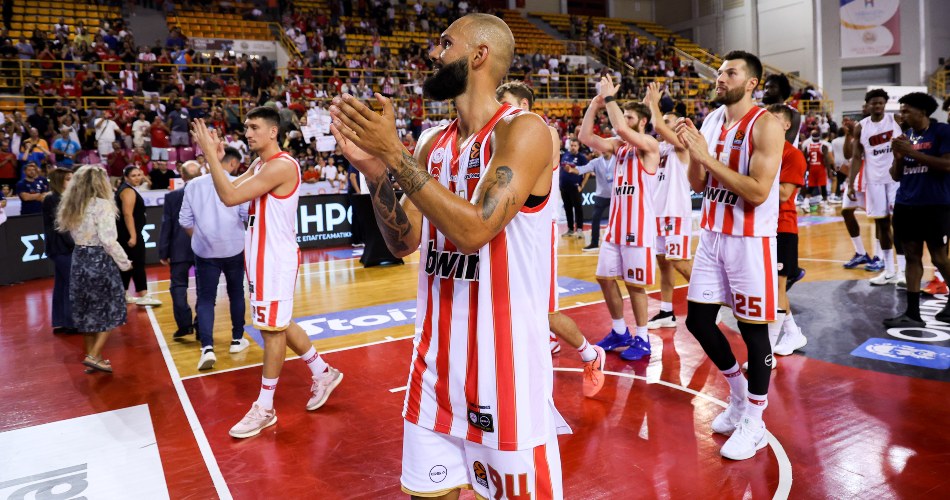 fournier olympiacos fans
