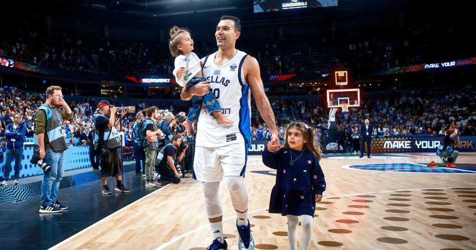 Kostas-Sloukas-Greece-bronze-medal-EuroBasket-2025