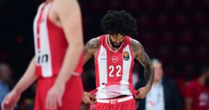 Tyler-Dorsey-Olympiacos-Anadolu-Efes