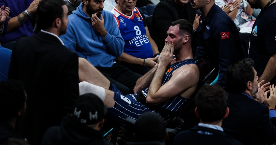 Παπαγιάννης: Ρήξη χιαστού και τέλος η σεζόν για τον άτυχο Έλληνα σέντερ