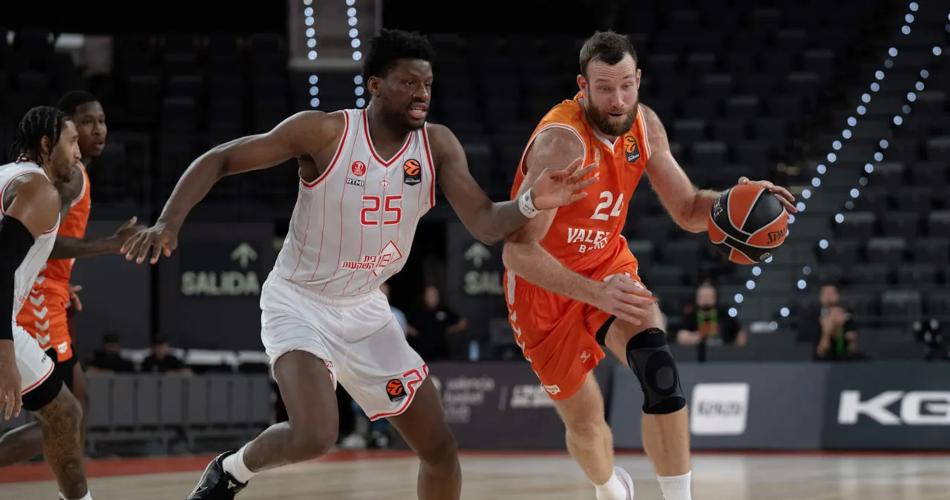 Dan-Oturu-Mat-Costello-Valencia-Hapoel-Tel-Aviv