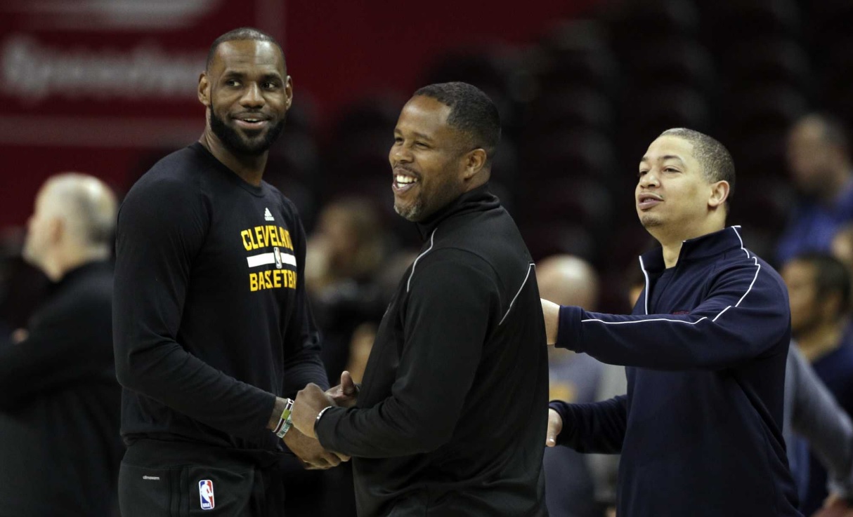“Σκάνδαλο στοιχηματισμού στο NBA”: Ο Ντέιμον Τζόουνς συνελήφθη επειδή έδινε πληροφορίες για τον ΛεΜπρόν