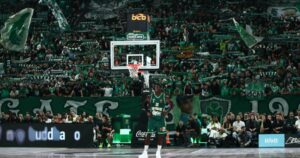 Kendrick-Nunn-Panathinaikos-Barcelona-fans