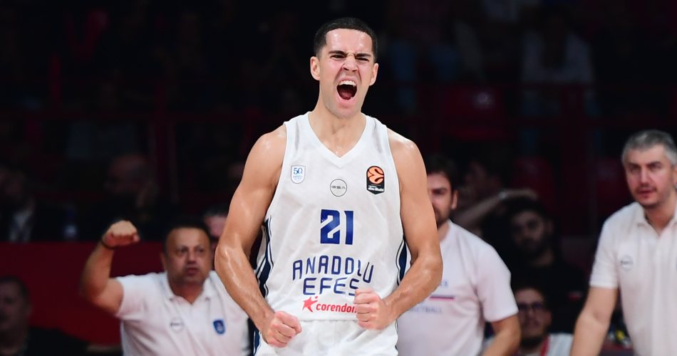 Cole-Swider-Olympiacos-Anadolu-Efes-hyped