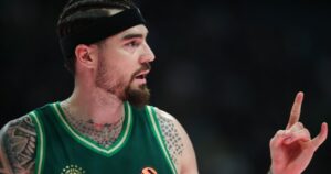 Juancho-Hernangomez-Panathinaikos-EuroLeague-horns