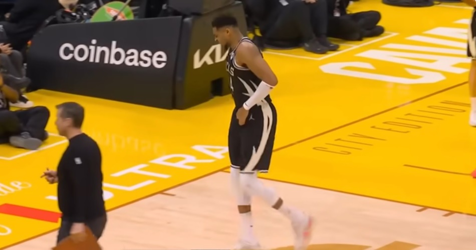 Γιάννης: Αποχώρησε τραυματίας, αγωνία στους Μπακς που έχασαν στο Κλίβελαντ