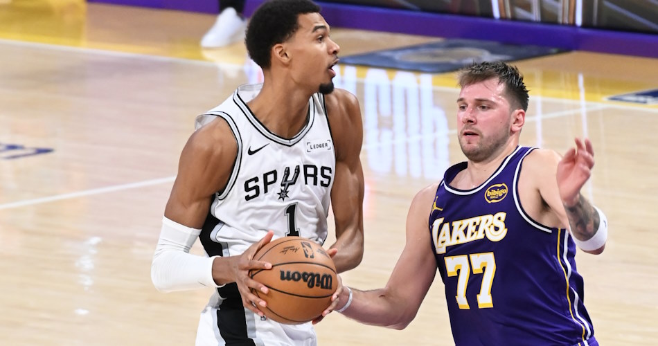 Luka Doncic retains a perfect record against Victor Wembanyama - Eurohoops