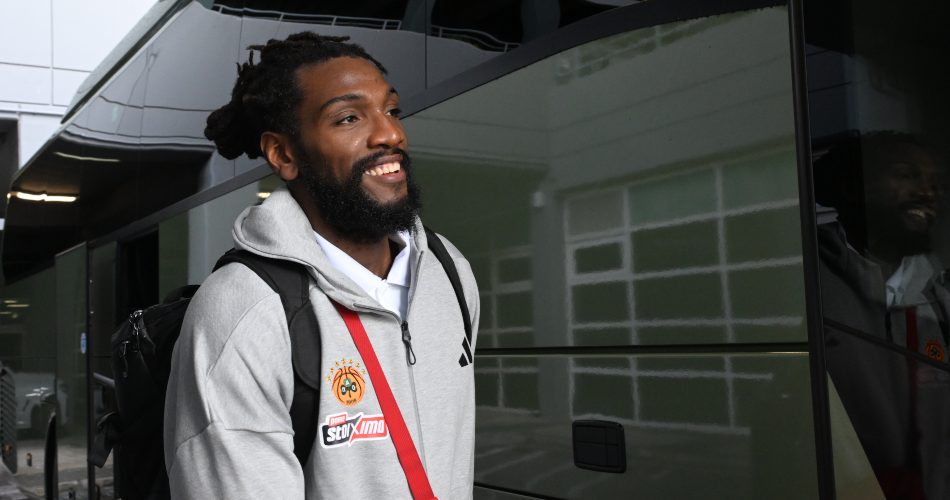 Kenneth-Faried-Panathinaikos-OAKA-bus