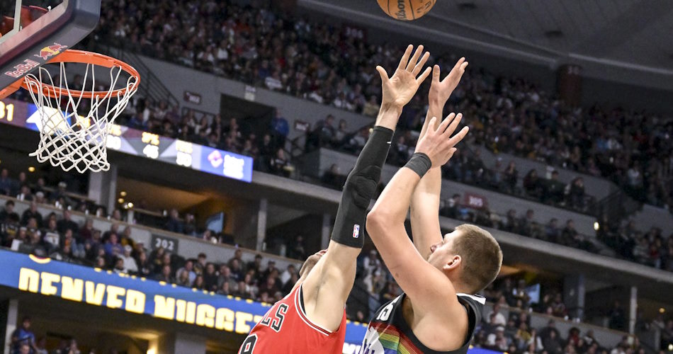 NBA (αποτελέσματα): Μεγάλο διπλό των Μπουλς παρά τους 36 του “τριπλού” Γιόκιτς – Δέκα σερί νίκες οι Πίστονς