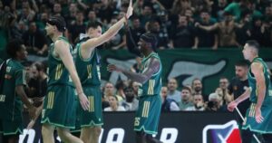 Dinos-Mitoglou-Kendrick-Nunn-Panathinaikos-Partizan-figh-five