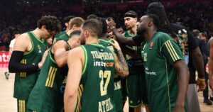 Panathinaikos-huddle-Crvena-Zvezda