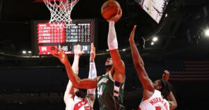 giannis-antetokounmpo-milwaukee-bucks