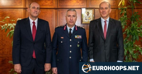 Παναγιώτης & Γιώργος Αγγελόπουλος: Δώρισαν κράνη στην Ελληνική Αστυνομία