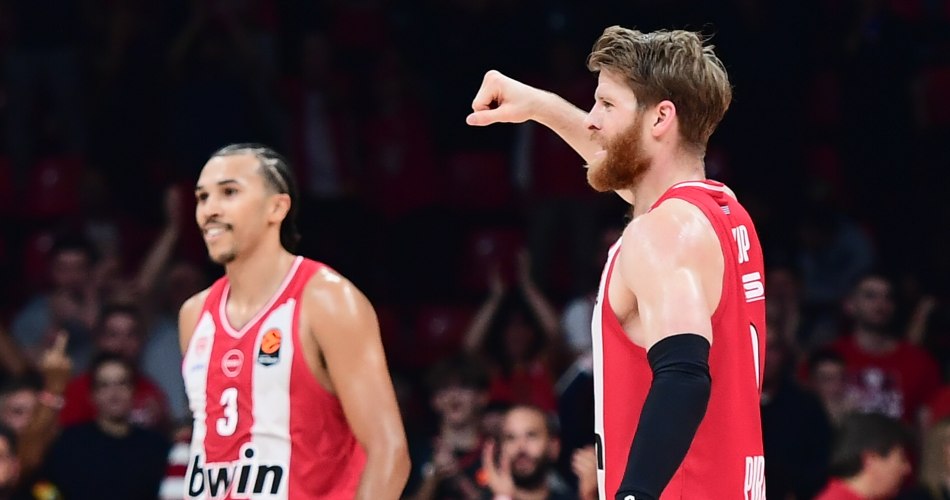 Tyson-Ward-Thomas-Walkup-Olympiacos-Paris