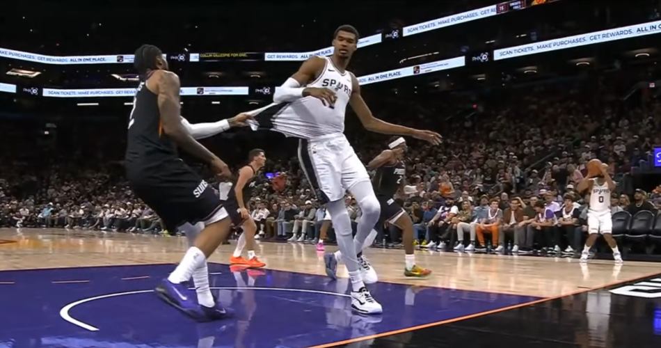 Οι Σανς κράτησαν (από τη φανέλα) τον Γουεμπανιάμα μονοψήφιο μετά από 368 ημέρες